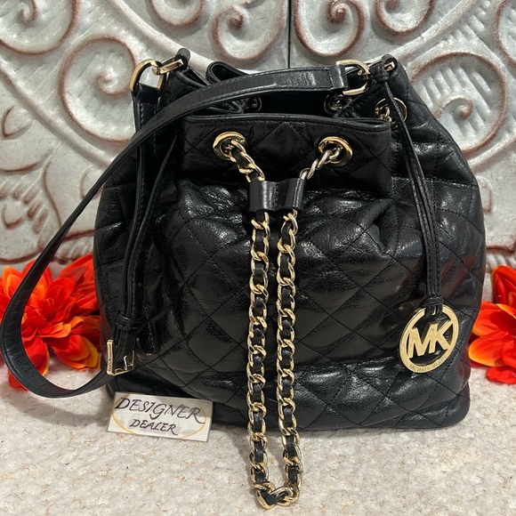 MICHAEL KORS Medium Quilted Chain Drawstring Bag VGC! Black - Picture 3 of 10